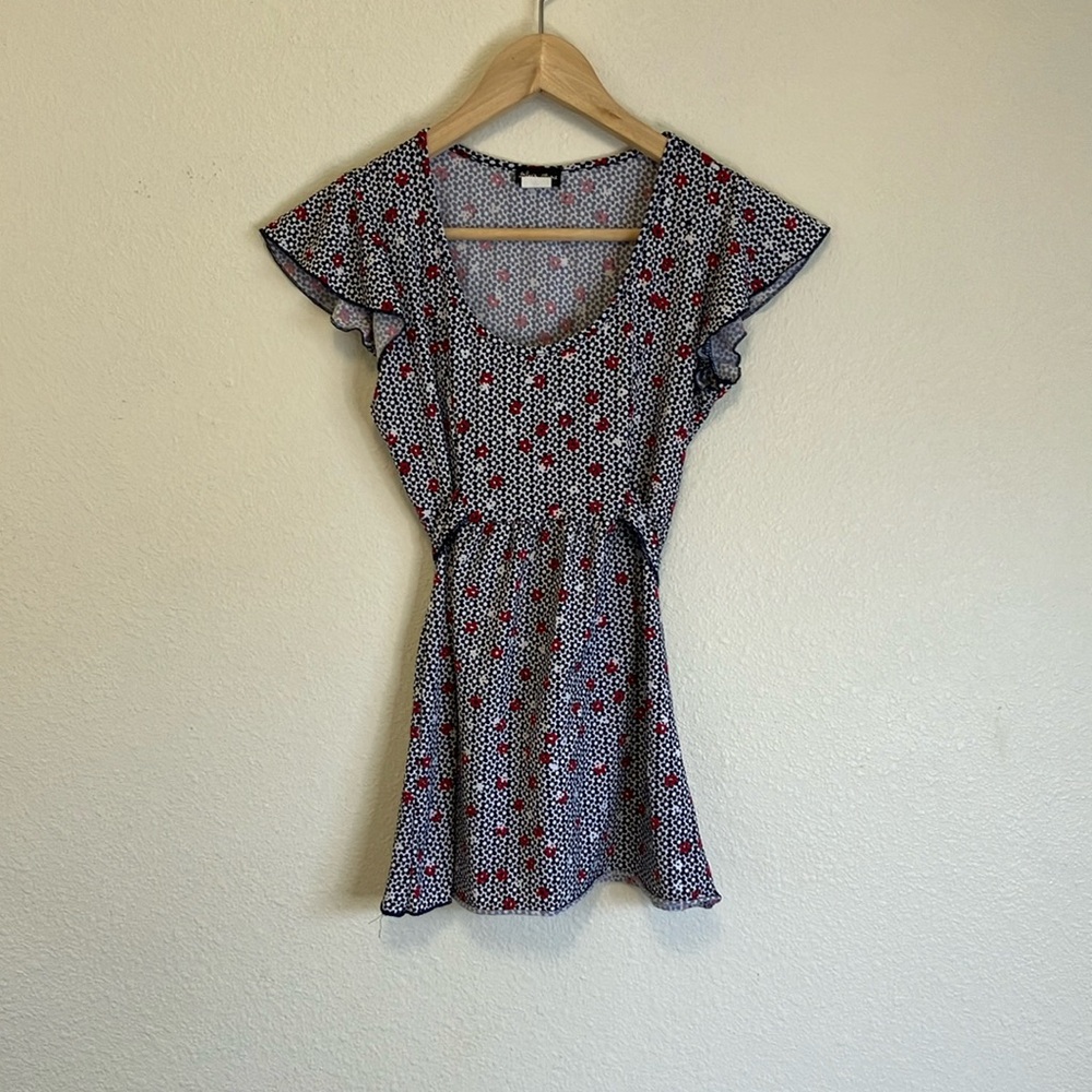 VTG Julie’s Closet Flutter Sleeve Black/Red Floral Print Tie-Back Blouse Size M